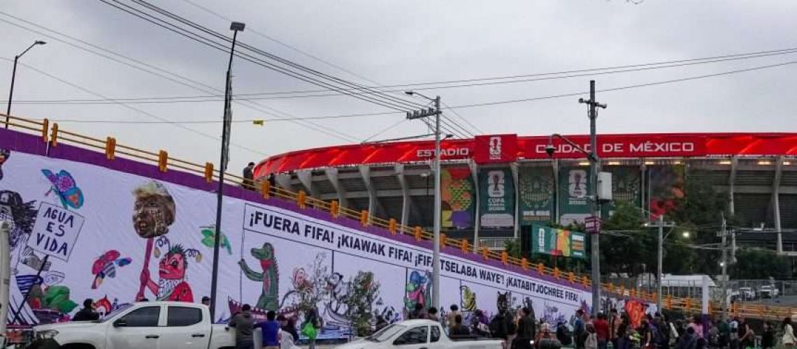 1085968_Antimural-Estadio-CDMX_web-860x573